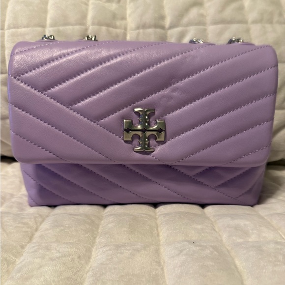 Tory Burch Small Kira Chevron Quilted Bag in Lavender Cloud💜 - Picture 3 of 15